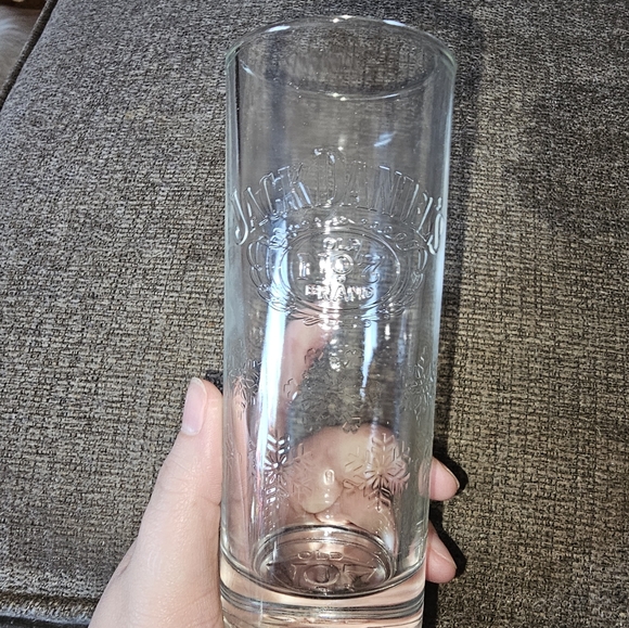 Jack Daniels Other - Jack Daniels etched snowflake whiskey glass 7.6" tall